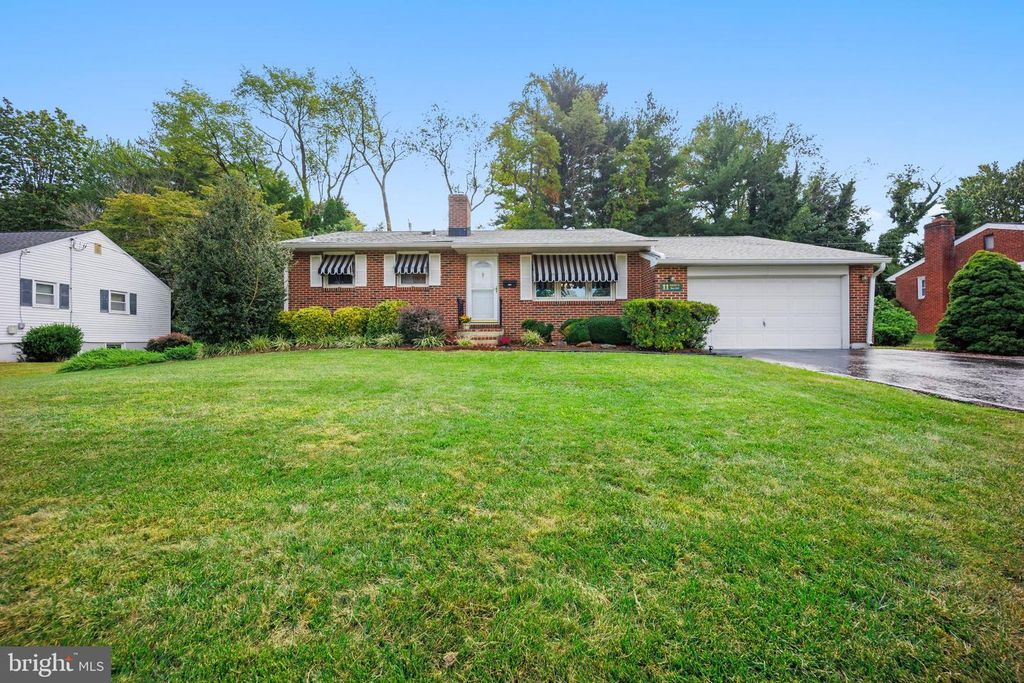 11 HODGKINS PL, New Castle, DE 19720