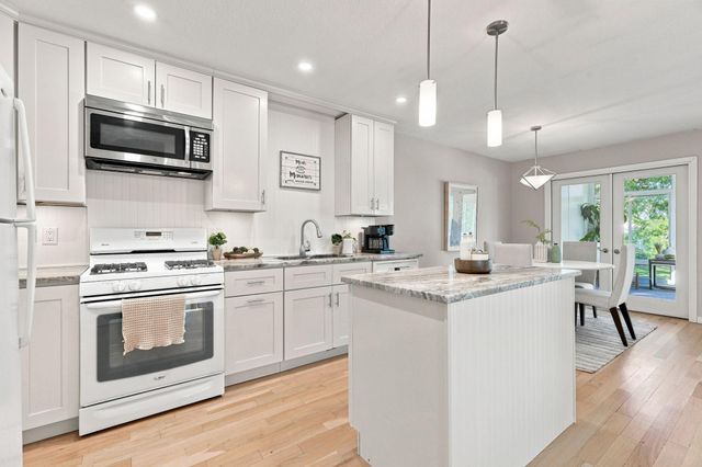 10422 Decatur Avenue S, Bloomington, MN 55438
