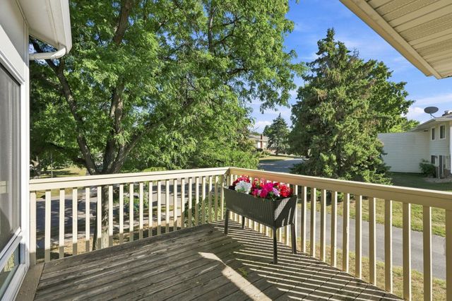 10422 Decatur Avenue S, Bloomington, MN 55438