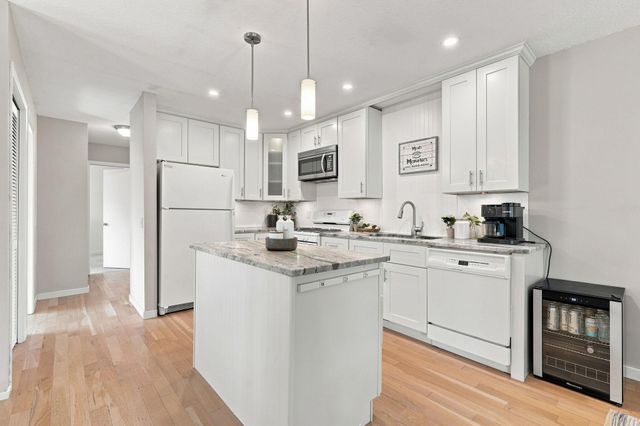 10422 Decatur Avenue S, Bloomington, MN 55438