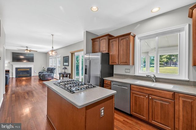 6 MONARCH CT, Stafford, VA 22554