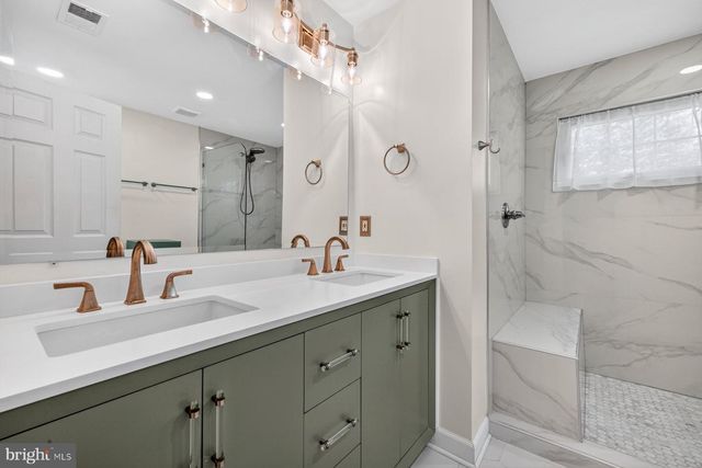6 MONARCH CT, Stafford, VA 22554