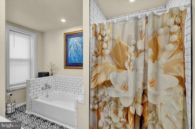 1110 N FRONT ST, Reading, PA 19601