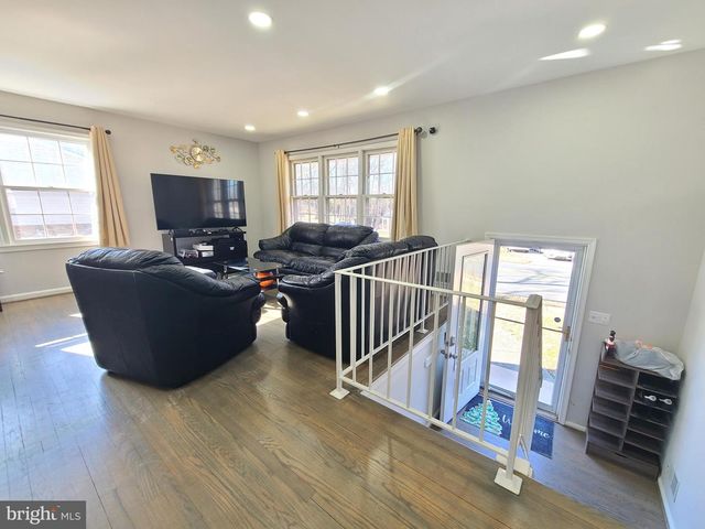 12513 COLBY DR, Woodbridge, VA 22192