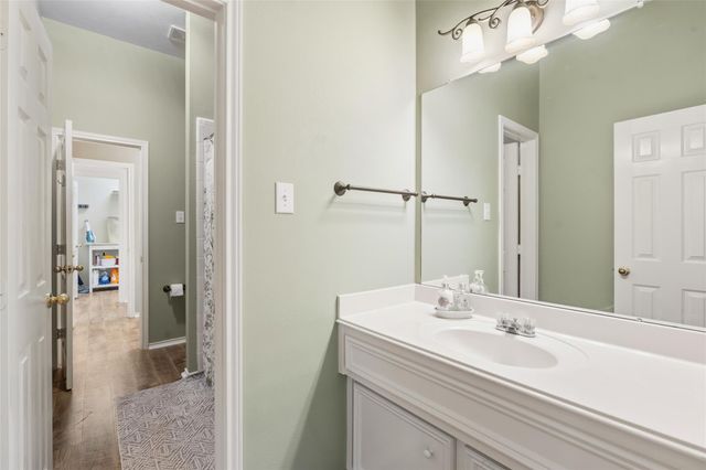 2876 Morning Pond Lane, Dickinson, TX 77539