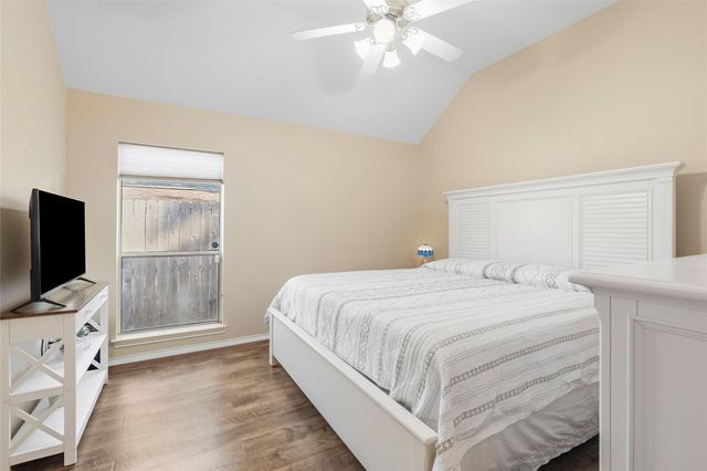 2876 Morning Pond Lane, Dickinson, TX 77539