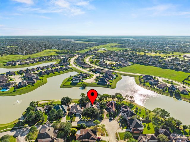2876 Morning Pond Lane, Dickinson, TX 77539