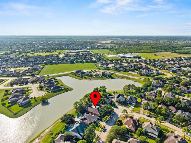2876 Morning Pond Lane, Dickinson, TX 77539