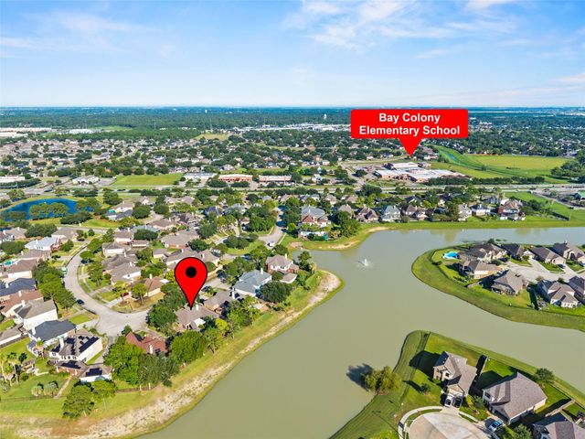 2876 Morning Pond Lane, Dickinson, TX 77539