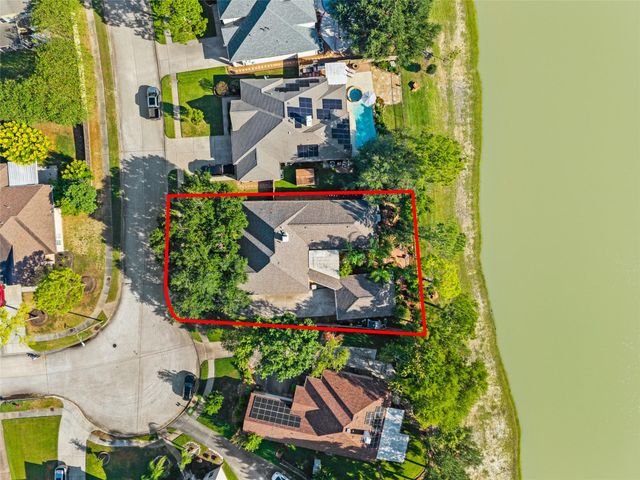 2876 Morning Pond Lane, Dickinson, TX 77539