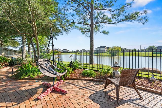 2876 Morning Pond Lane, Dickinson, TX 77539