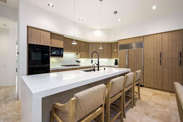 137 Metate Place, Palm Desert, CA 92260