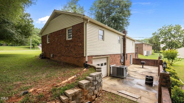 516 Ivey Road, Graham, NC 27253