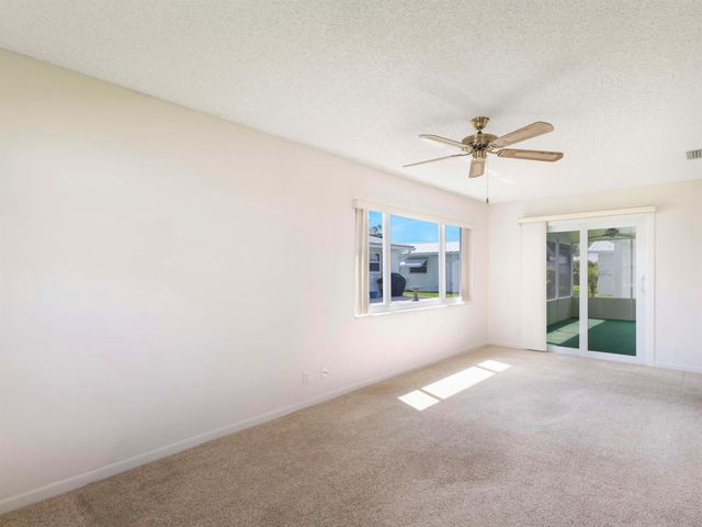 625 SW 21st Circle, Boynton Beach, FL 33426