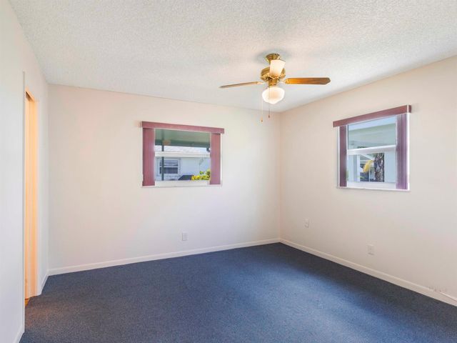 625 SW 21st Circle, Boynton Beach, FL 33426