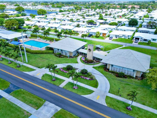 625 SW 21st Circle, Boynton Beach, FL 33426