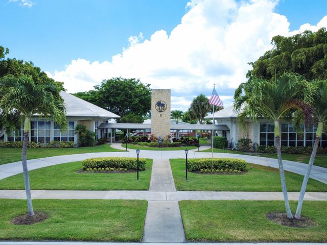 625 SW 21st Circle, Boynton Beach, FL 33426