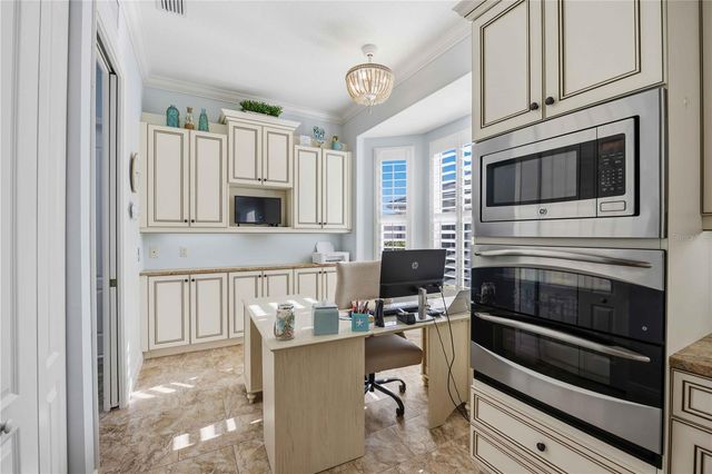 11045 BARNSLEY DRIVE, Venice, FL 34293