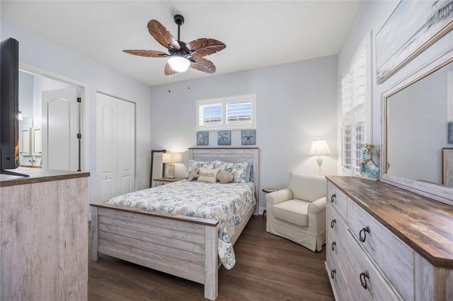 11045 BARNSLEY DRIVE, Venice, FL 34293