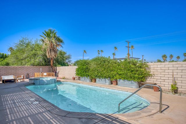 2312 Shannon Way, Palm Springs, CA 92262