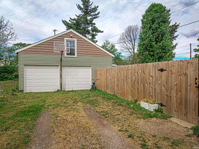 1707 S Bosse Avenue, Evansville, IN 47712