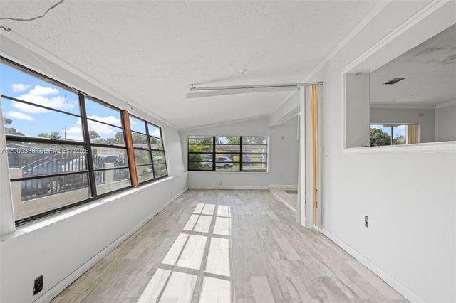 1321 NW 176th Ter, Miami Gardens, FL 33169