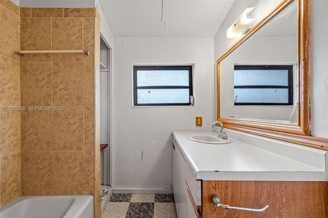 1321 NW 176th Ter, Miami Gardens, FL 33169