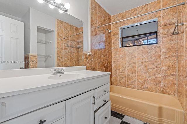 1321 NW 176th Ter, Miami Gardens, FL 33169