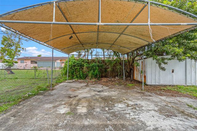 1321 NW 176th Ter, Miami Gardens, FL 33169