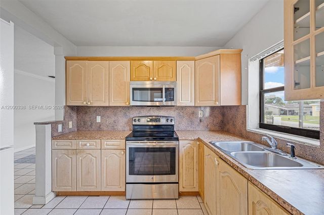 1321 NW 176th Ter, Miami Gardens, FL 33169