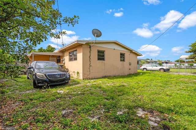 1321 NW 176th Ter, Miami Gardens, FL 33169