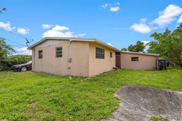 1321 NW 176th Ter, Miami Gardens, FL 33169