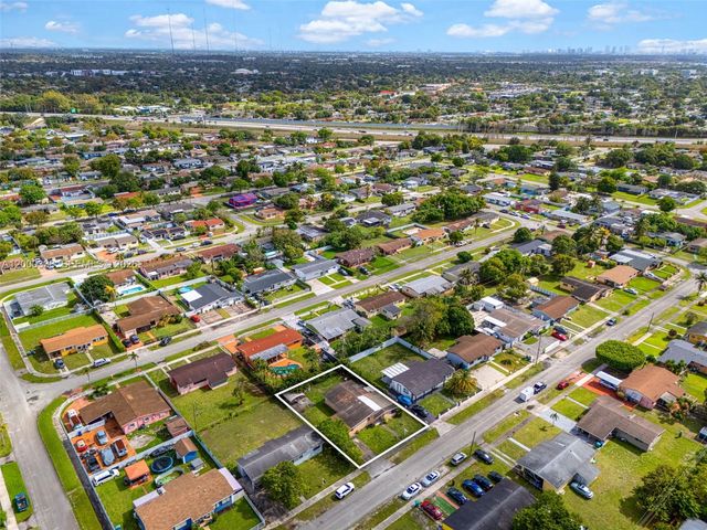 1321 NW 176th Ter, Miami Gardens, FL 33169