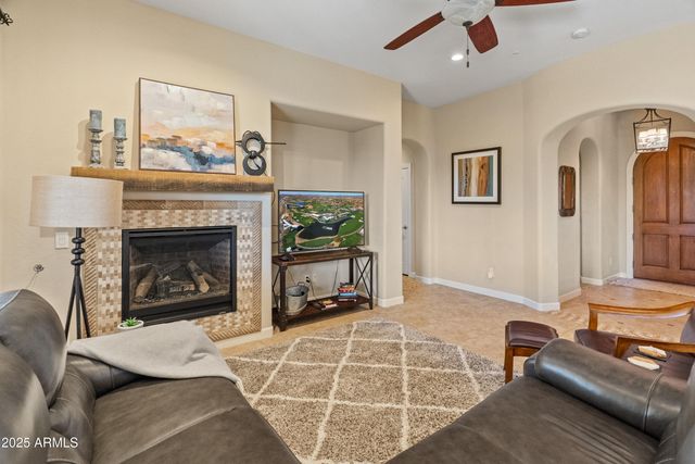 12065 W DESERT MIRAGE Drive, Peoria, AZ 85383