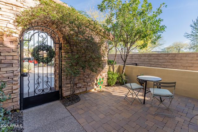 12065 W DESERT MIRAGE Drive, Peoria, AZ 85383