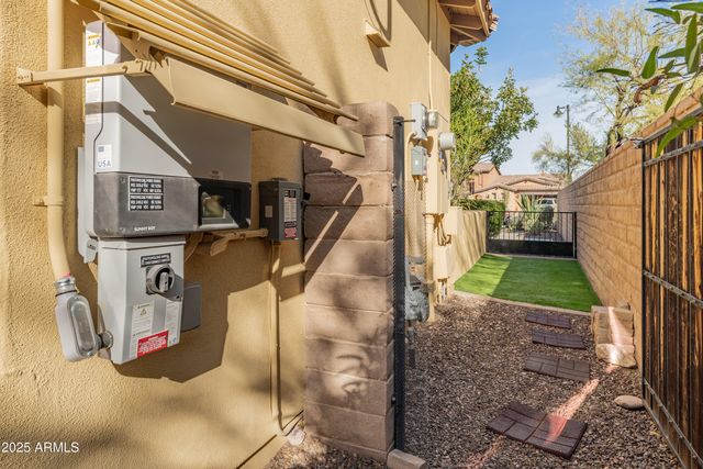 12065 W DESERT MIRAGE Drive, Peoria, AZ 85383