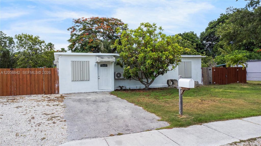 15431 Harding Lane, Homestead, FL 33033