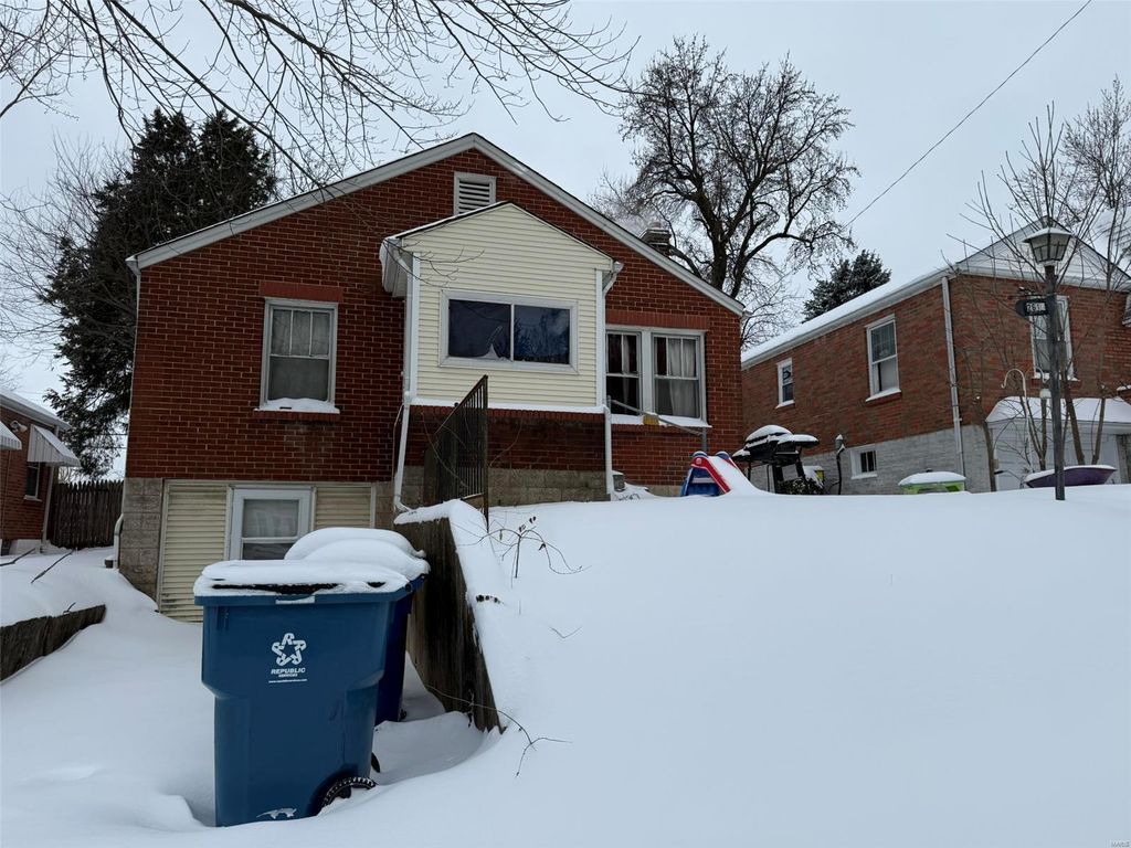 2618 Avie Drive, St Louis, MO 63136