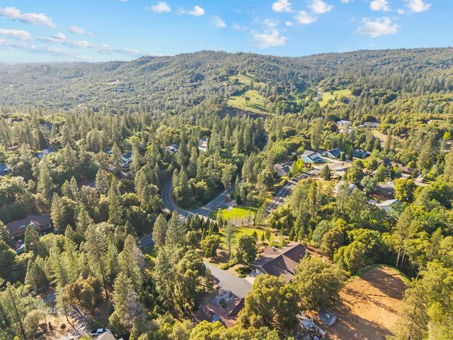 19850 Clinton Rd, Jackson, CA 95642