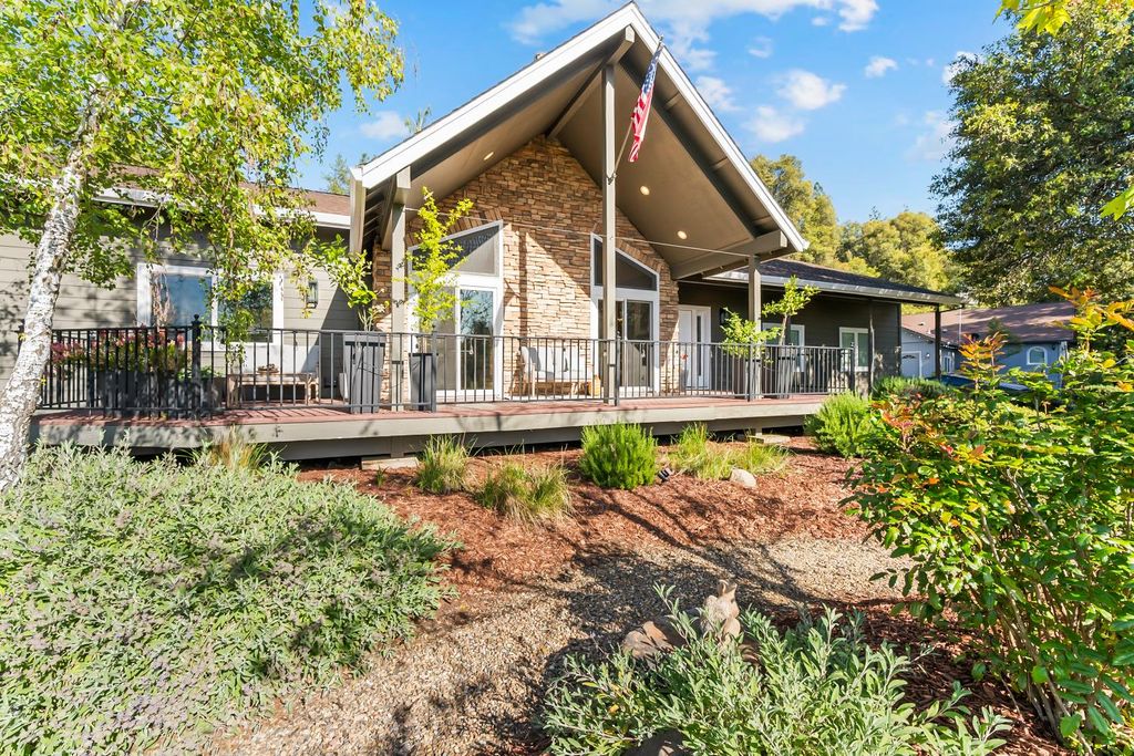19850 Clinton Rd, Jackson, CA 95642