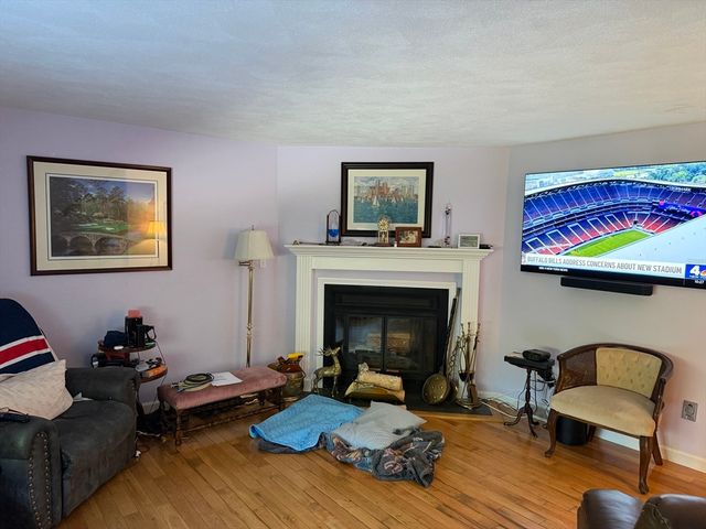 62 Frederick St 37, Dracut, MA 01826