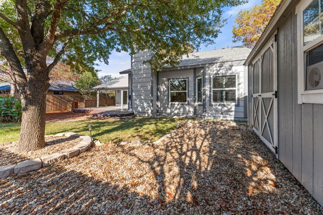 1711 Foxfire DR, Round Rock, TX 78681