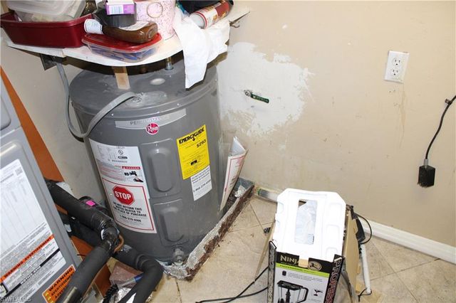 4100 Steamboat BEND E # 401, Fort Myers, FL 33919