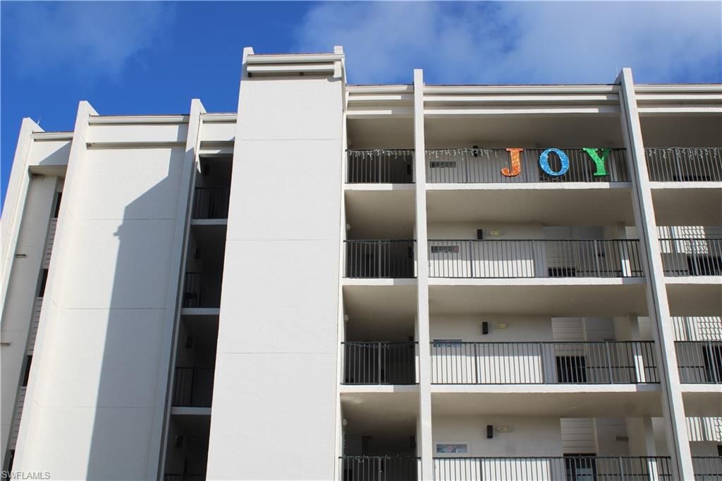 4100 Steamboat BEND E # 401, Fort Myers, FL 33919