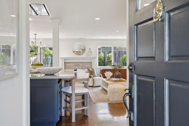 2071 Cecelia Way, Mountain View, CA 94040