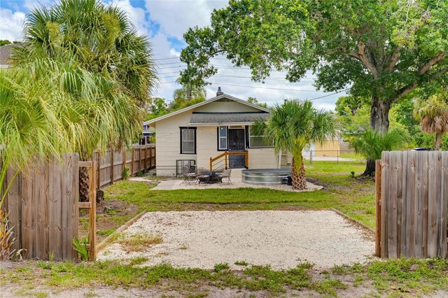 2418 2ND AVENUE S, St Petersburg, FL 33712