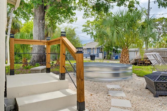 2418 2ND AVENUE S, St Petersburg, FL 33712