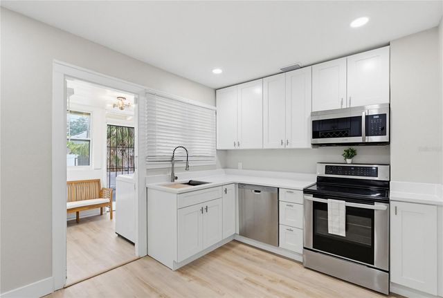 2418 2ND AVENUE S, St Petersburg, FL 33712