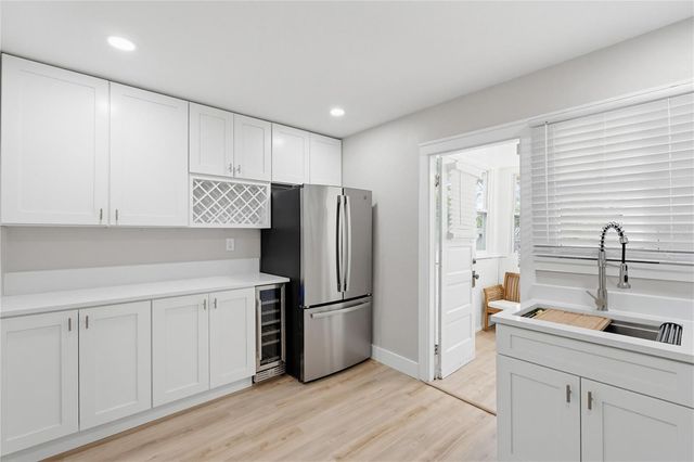 2418 2ND AVENUE S, St Petersburg, FL 33712