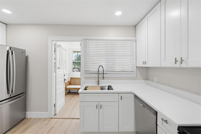 2418 2ND AVENUE S, St Petersburg, FL 33712